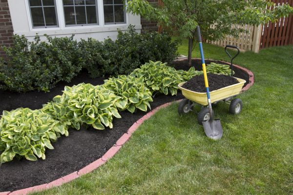 Landscape Mulching in Bonita Springs